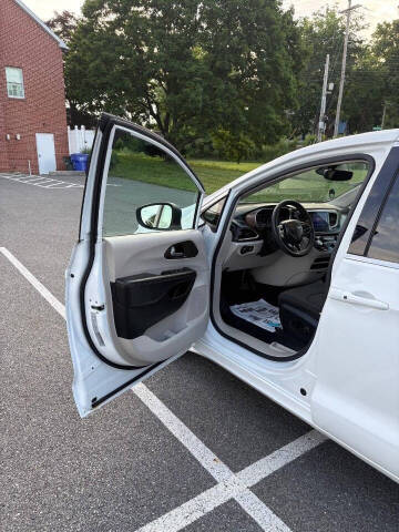 2017 Chrysler Pacifica Touring