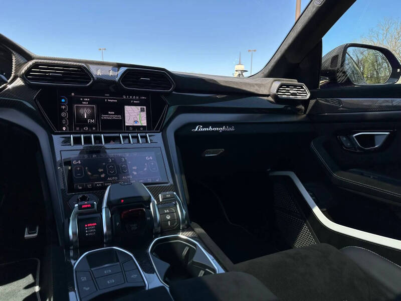 2024 Lamborghini Urus Performante
