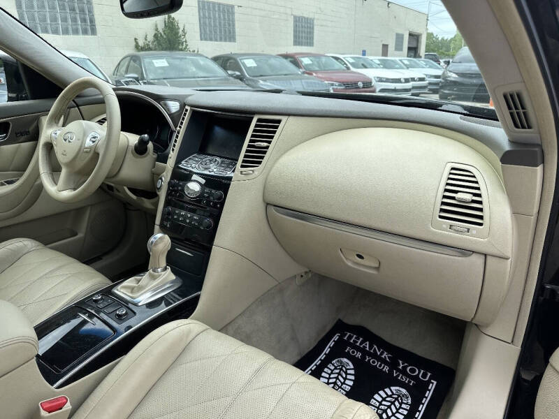 2011 Infiniti FX35