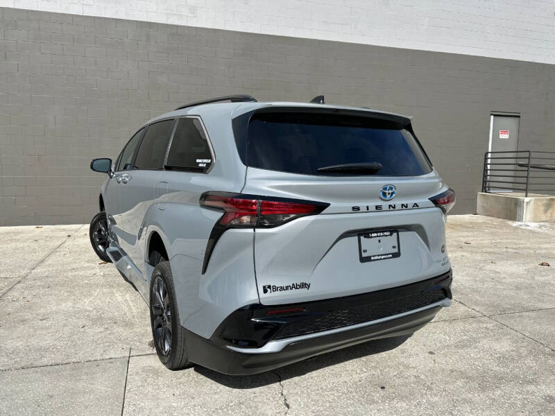 2024 Toyota Sienna XSE 7-Passenger