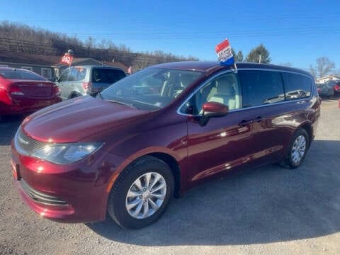 2017 Chrysler Pacifica for sale at Dealz On Wheels LLC in Mifflinburg PA