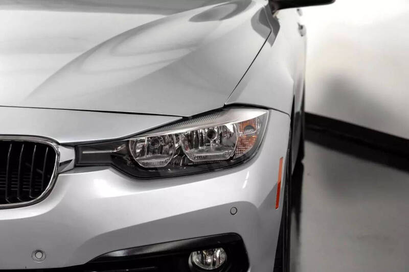 2017 BMW 3 Series 320i