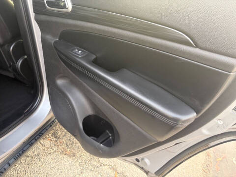 2019 Jeep Grand Cherokee Laredo