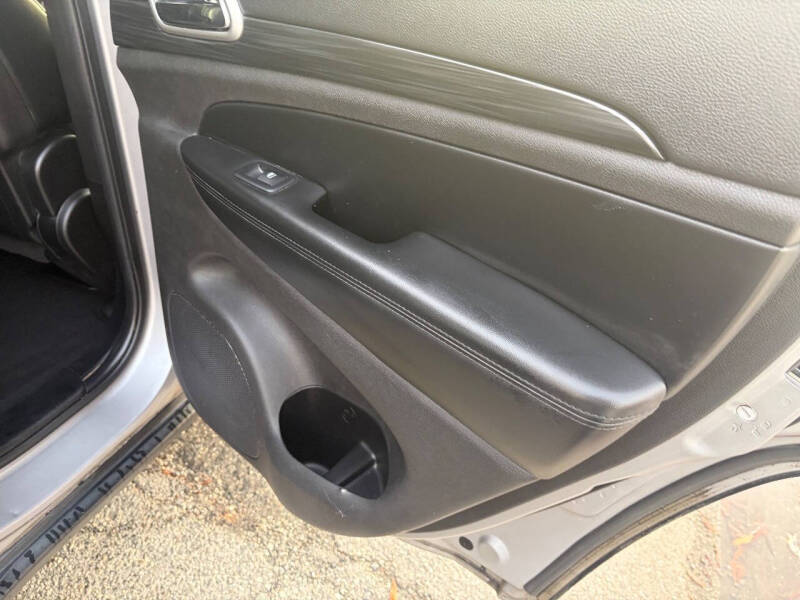 2019 Jeep Grand Cherokee Laredo