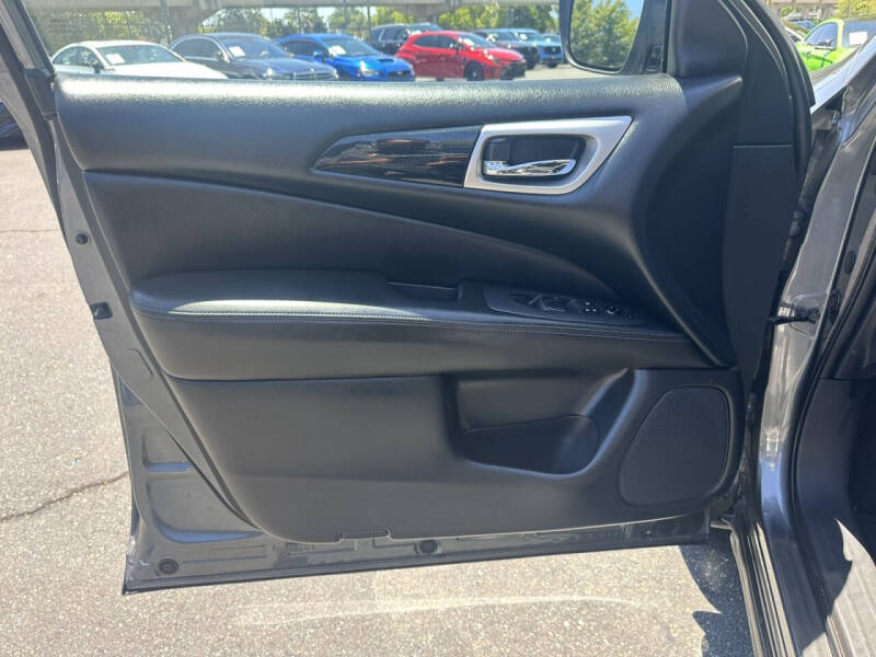 2020 Nissan Pathfinder S