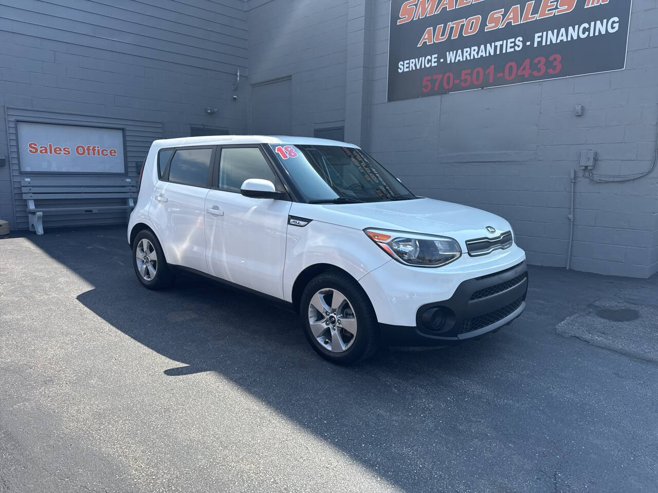 White 2018 Kia Soul Base 4dr Crossover 6A 1