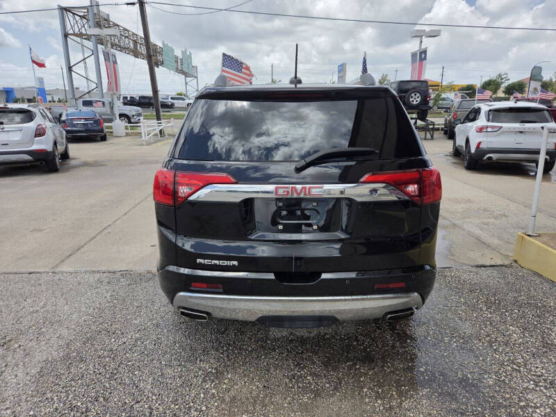 2017 GMC Acadia Denali