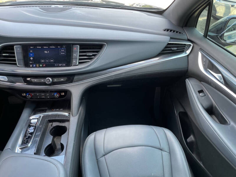2024 Buick Enclave Essence