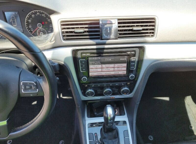 2012 Volkswagen Passat SE PZEV