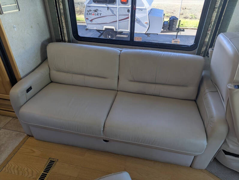 2006 Safari Trek 27RB / 28ft