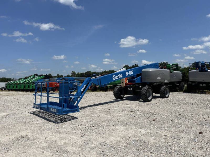 2017 Genie 65' Manlift