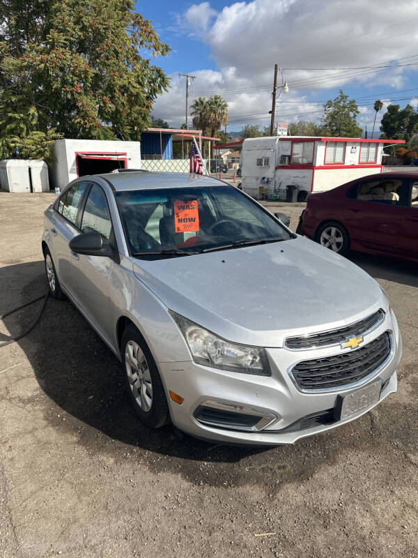 2015 Chevrolet Cruze LS photo 2