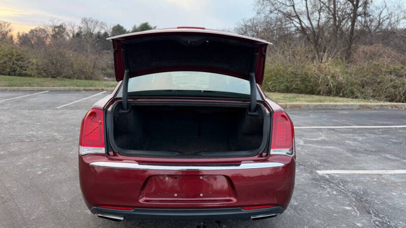 2016 Chrysler 300 Limited