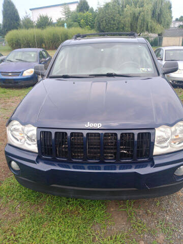 2005 Jeep Grand Cherokee for sale at BRAUNS AUTO SALES in Pottstown PA