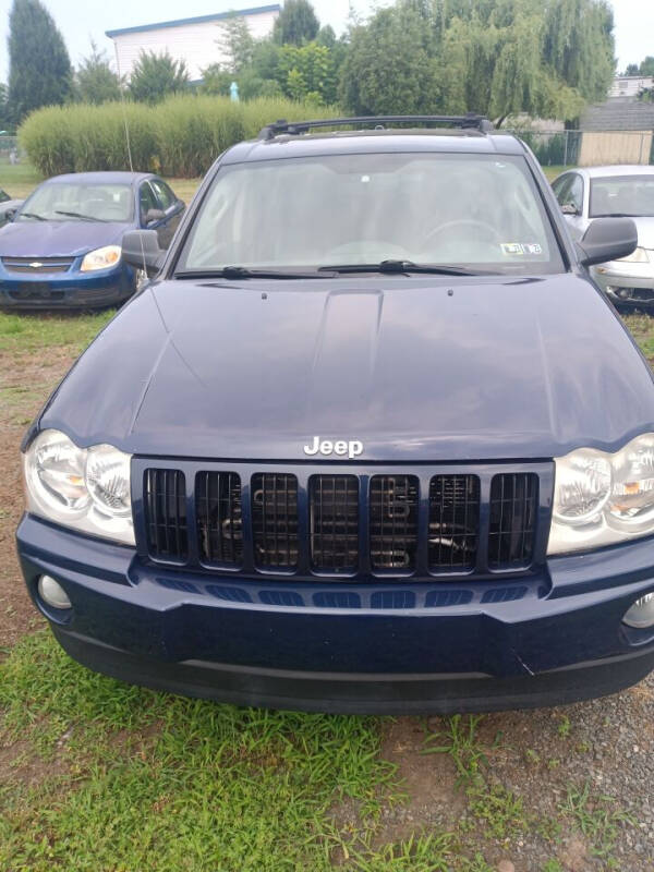 2005 Jeep Grand Cherokee for sale at BRAUNS AUTO SALES in Pottstown PA