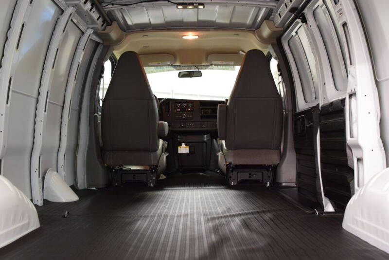 2025 Chevrolet Express 2500