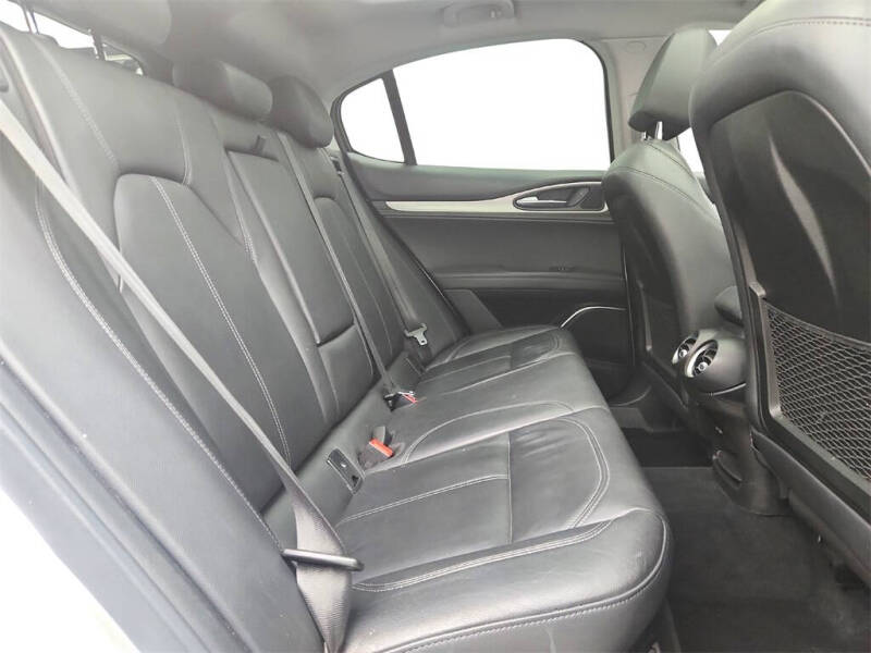 2018 Alfa Romeo Stelvio Sport