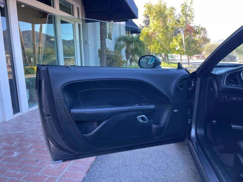 2015 Dodge Challenger SXT Plus