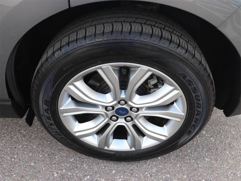 2022 Ford Edge Titanium