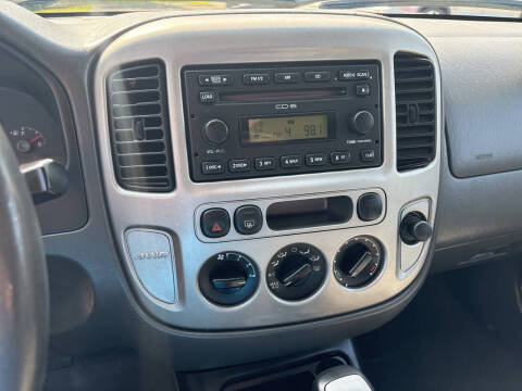 2005 Ford Escape XLT