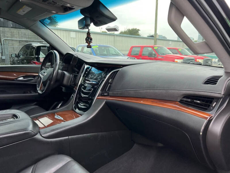 2018 Cadillac Escalade Premium Luxury