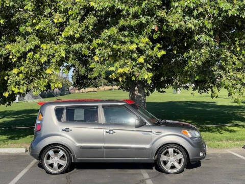 2011 Kia Soul +