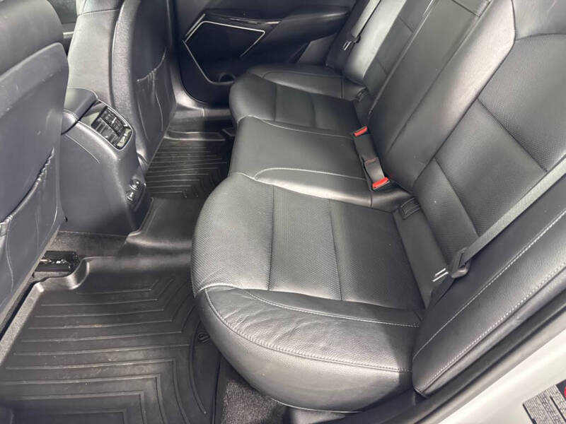 2018 Kia Cadenza Technology