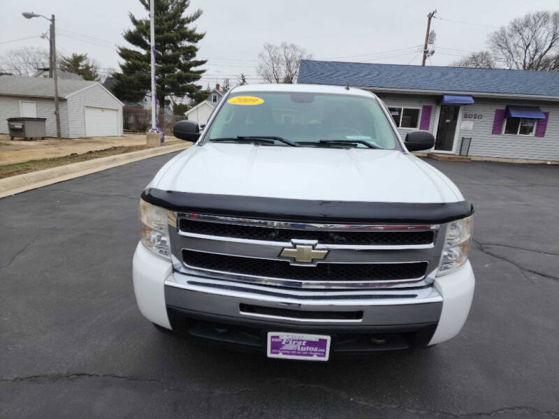 2009 Chevrolet Silverado 1500 for sale at First  Autos in Rockford IL