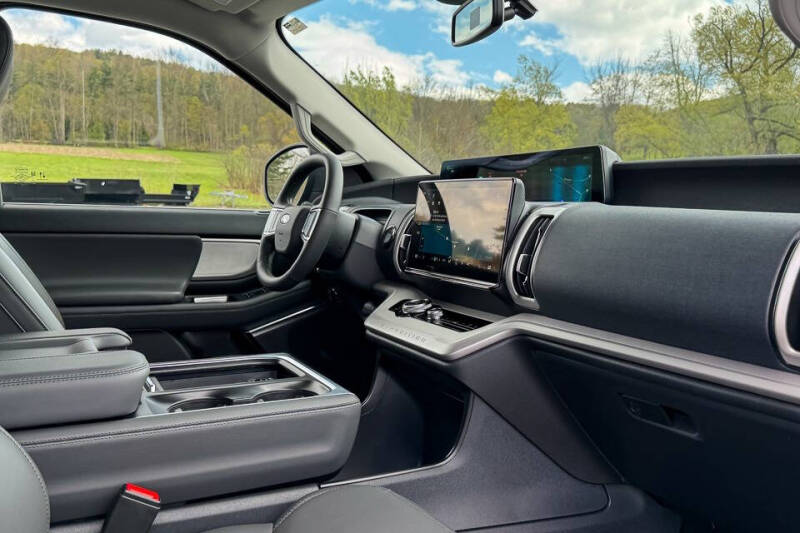 2026 Ford Expedition MAX Active
