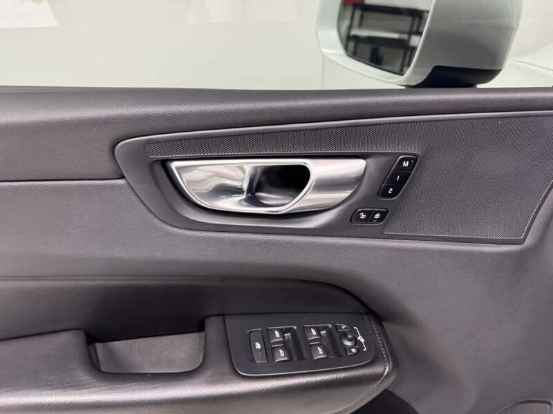 2023 Volvo XC60 B5 Core