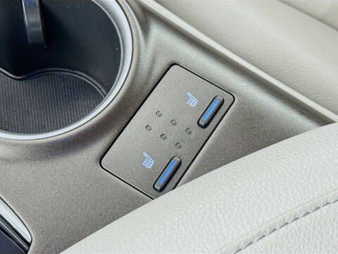 2022 Toyota Camry Hybrid XLE