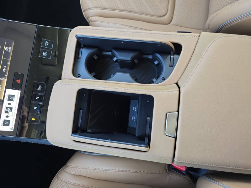 2027 Infiniti QX80 Luxe