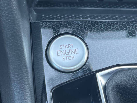 2025 Volkswagen Taos SE 4Motion