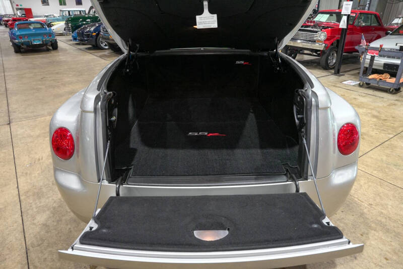2004 Chevrolet SSR LS