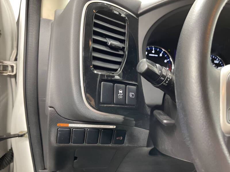 2015 Mitsubishi Outlander SE