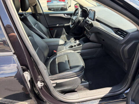 2020 Ford Escape SEL