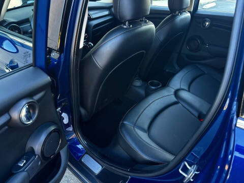 2017 MINI Hardtop 4 Door Cooper