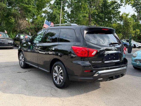 2018 Nissan Pathfinder SV