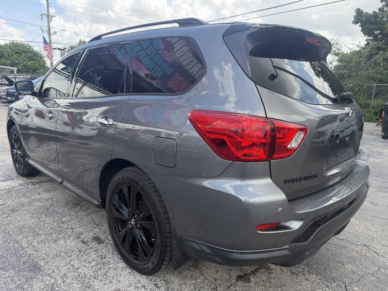 2018 Nissan Pathfinder SL