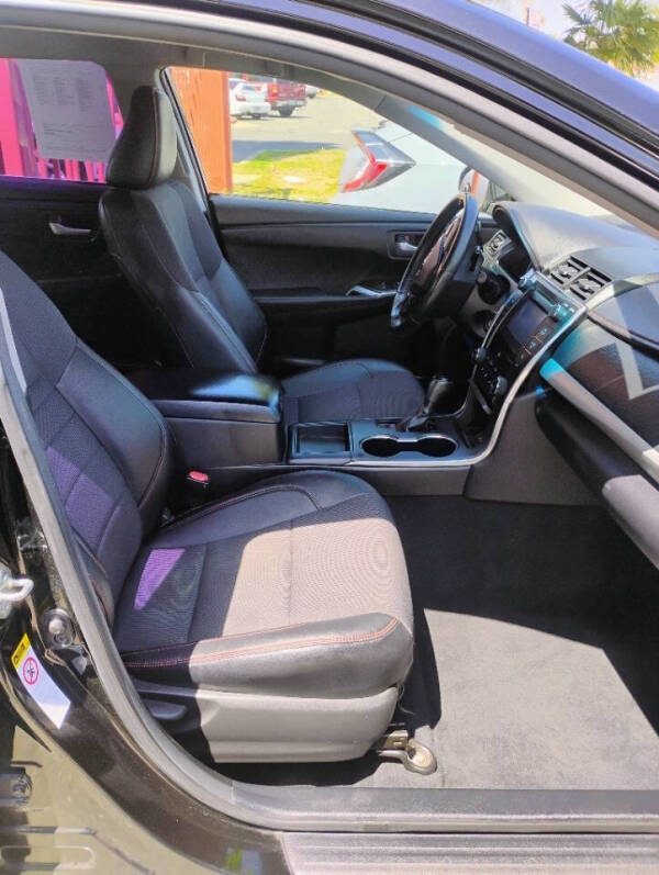 2016 Toyota Camry SE