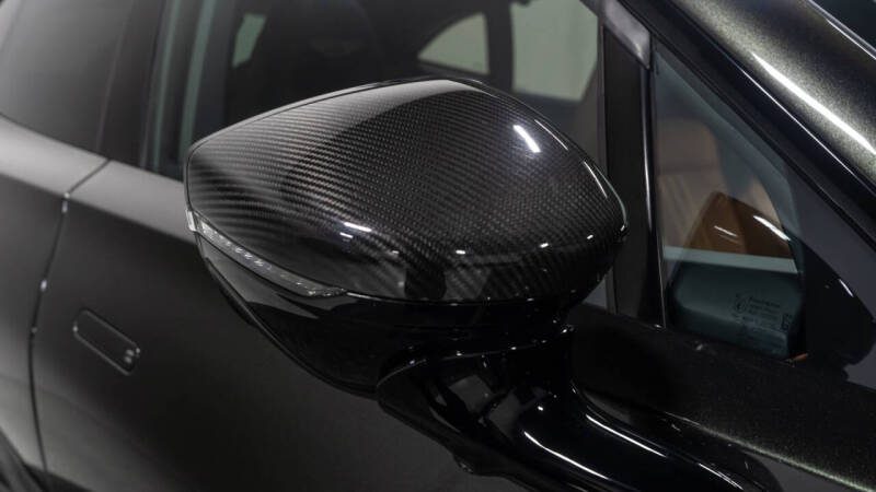 2025 Aston Martin DBX 707