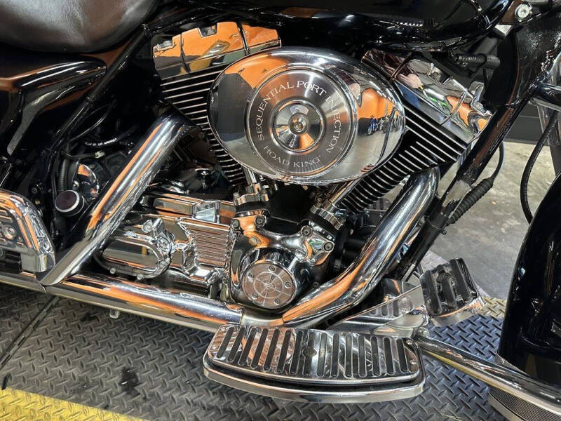 2002 Harley-Davidson FLHRC - Road King Classi