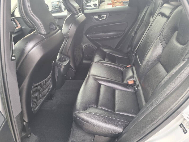 2023 Volvo XC60 B5 Plus Bright Theme