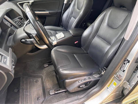 2015 Volvo XC60 T6 Premier Plus