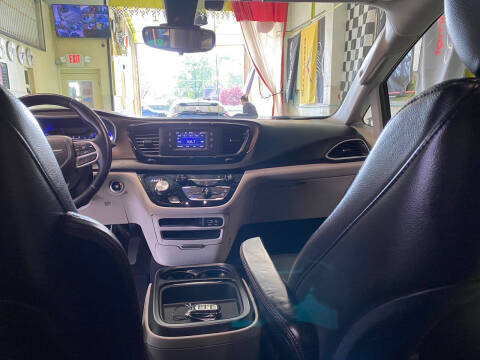 2017 Chrysler Pacifica Touring Plus