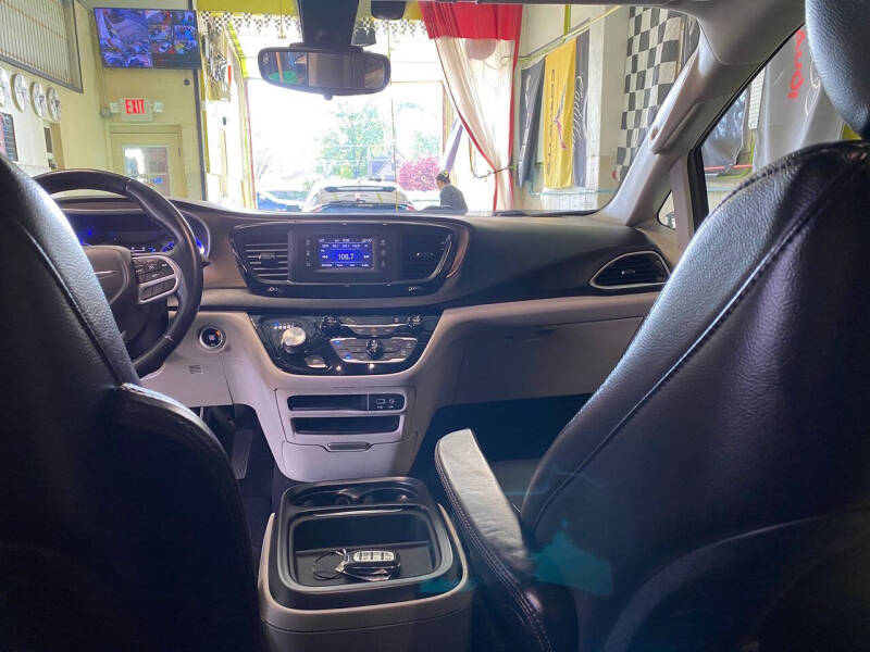 2017 Chrysler Pacifica Touring Plus