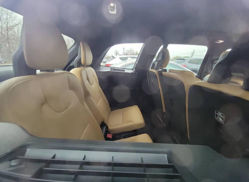 2018 Volvo XC90 T5 Momentum 7-Passenger