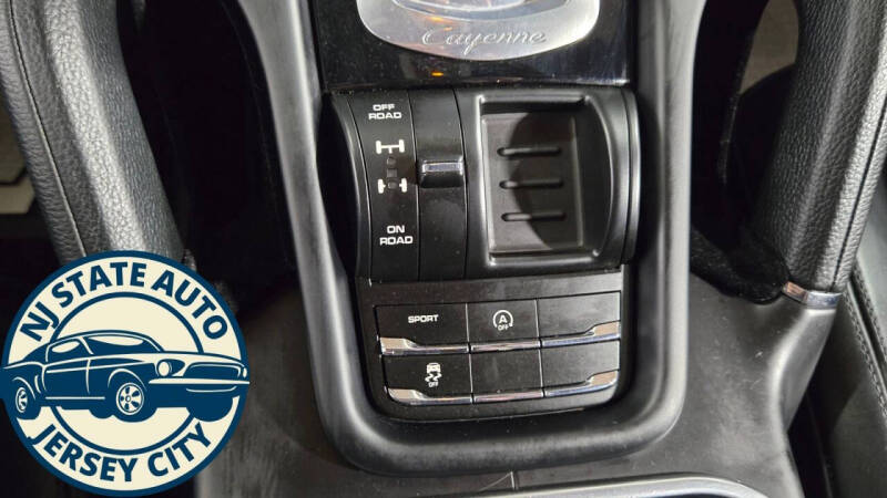 2018 Porsche Cayenne Platinum Edition