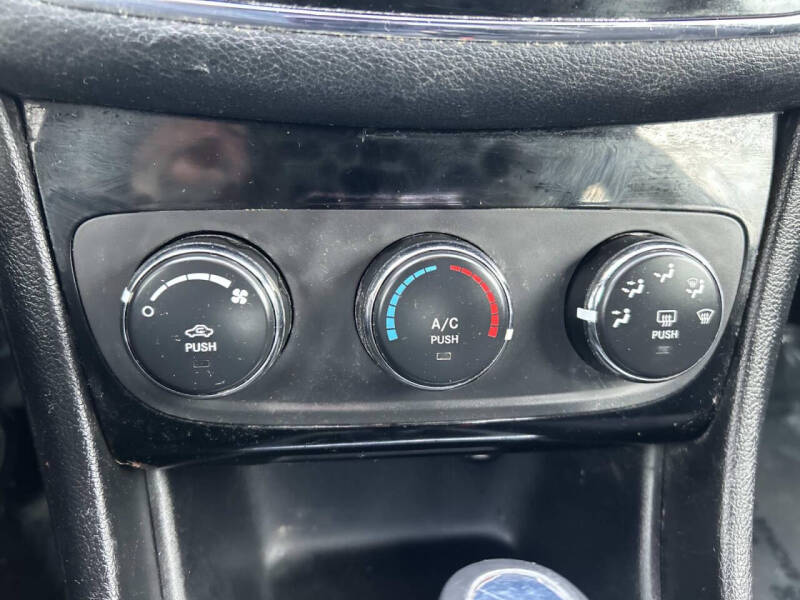 2012 Chrysler 200 LX