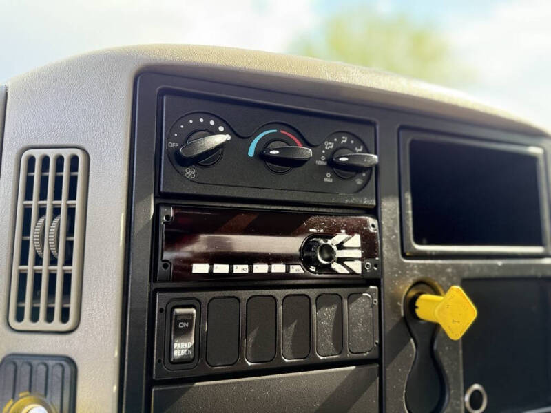 2019 International DuraStar 4300